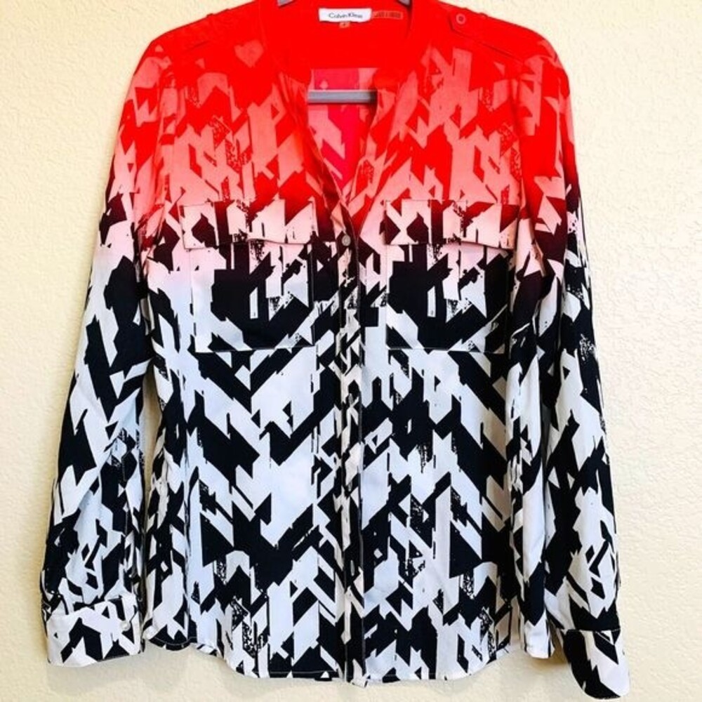 Calvin Klein Red and Black top  Ombre long sleeve blouse size S front pockets